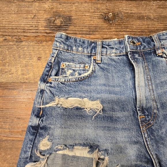 Distressed Zara Blue Denim The HW Short Size 4 - Picture 2 of 9